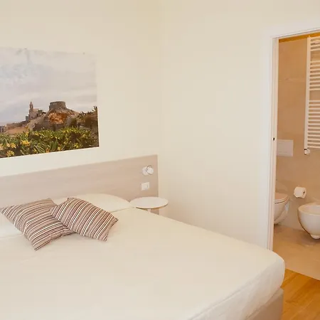 Via Delle 5 Terre 4*