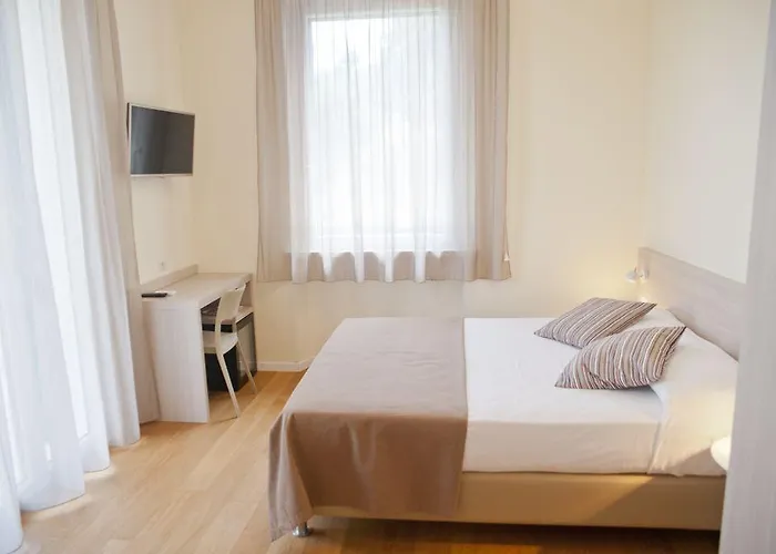 Via Delle 5 Terre Πανσιόν 4*