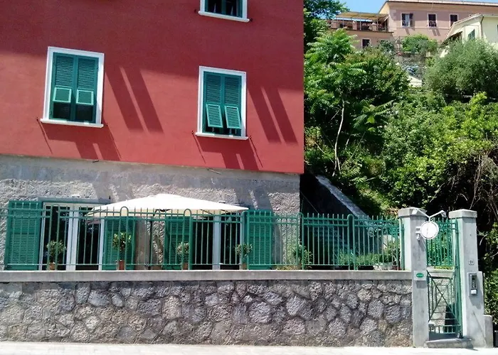 Πανσιόν Via Delle 5 Terre 4*