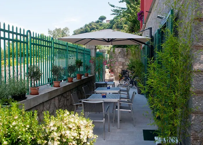 Πανσιόν Via Delle 5 Terre 4*