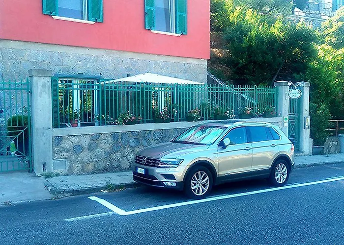 Πανσιόν Via Delle 5 Terre 4*